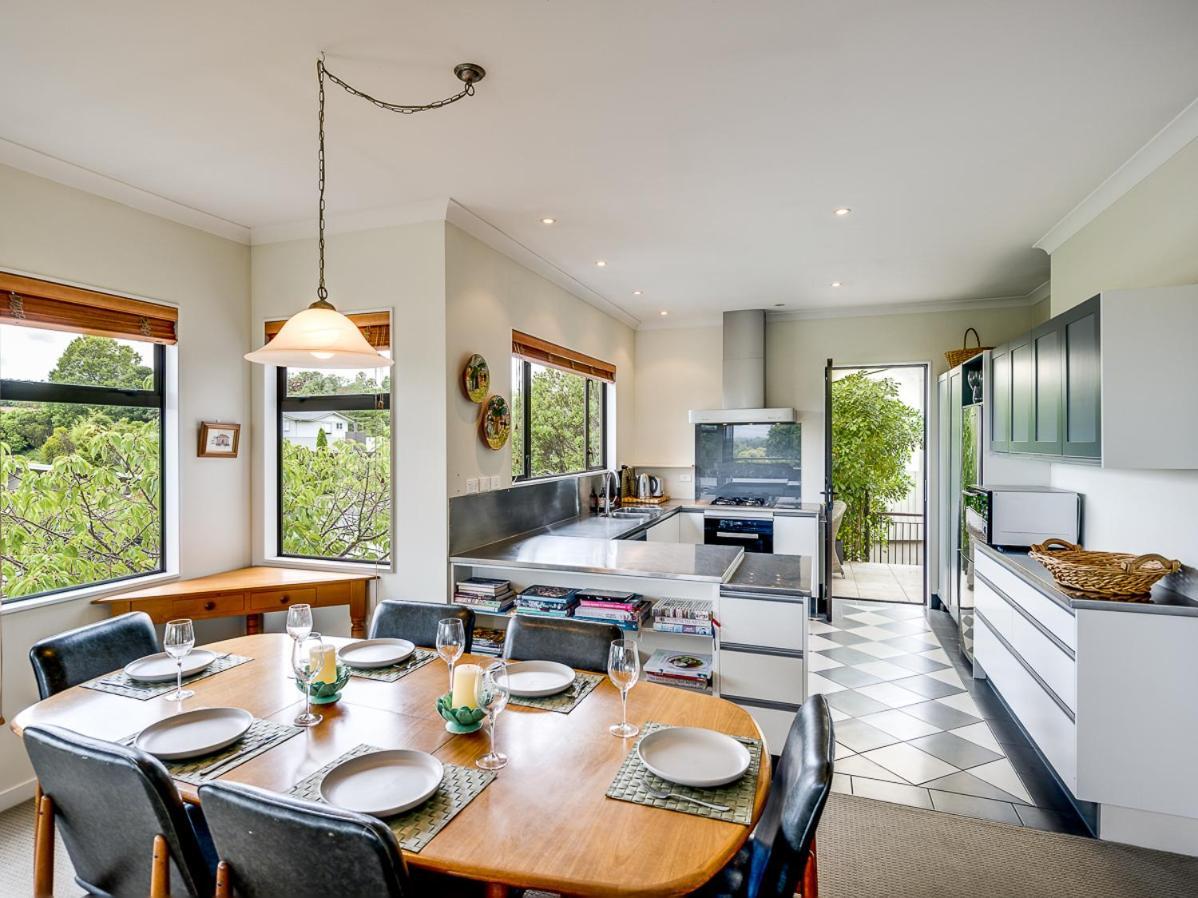 Busby Hill Villa - Havelock North Holiday Home Екстер'єр фото