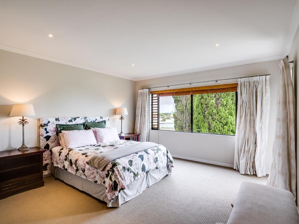 Busby Hill Villa - Havelock North Holiday Home Екстер'єр фото