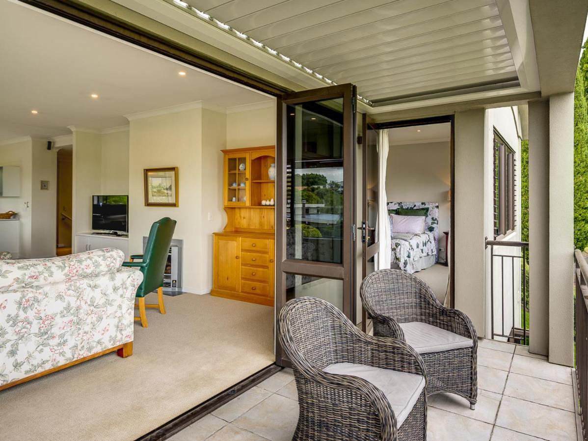 Busby Hill Villa - Havelock North Holiday Home Екстер'єр фото