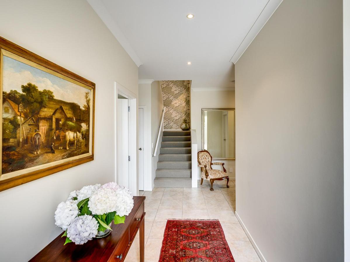 Busby Hill Villa - Havelock North Holiday Home Екстер'єр фото