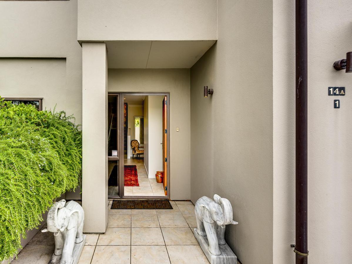 Busby Hill Villa - Havelock North Holiday Home Екстер'єр фото