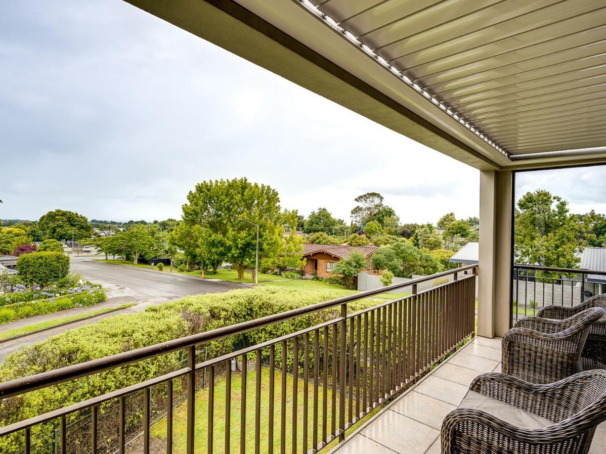 Busby Hill Villa - Havelock North Holiday Home Екстер'єр фото