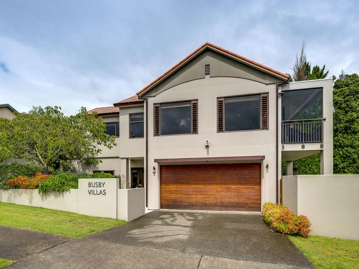 Busby Hill Villa - Havelock North Holiday Home Екстер'єр фото