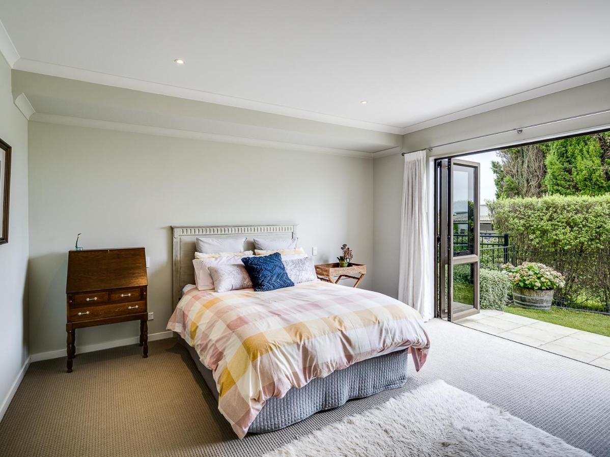 Busby Hill Villa - Havelock North Holiday Home Екстер'єр фото